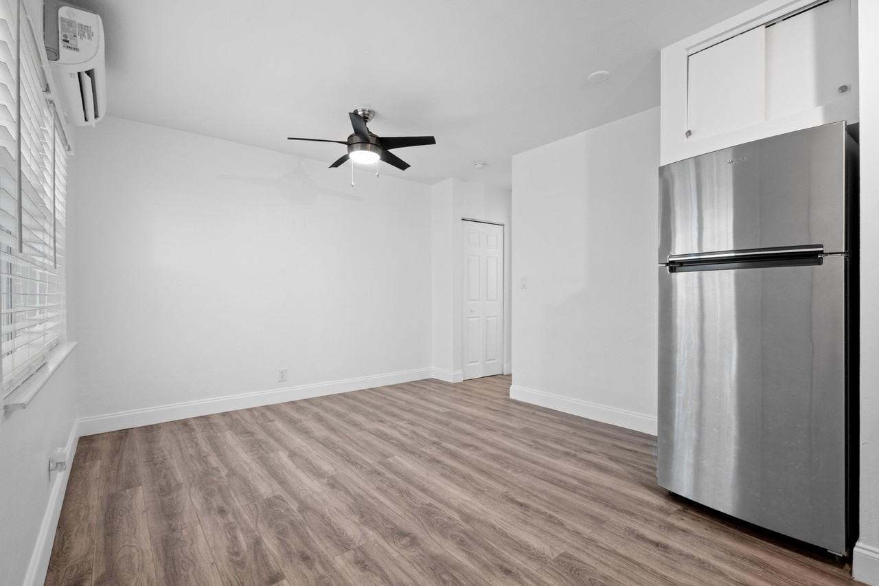 1100 Ne 11th Ave #4 - Photo 7 of 24