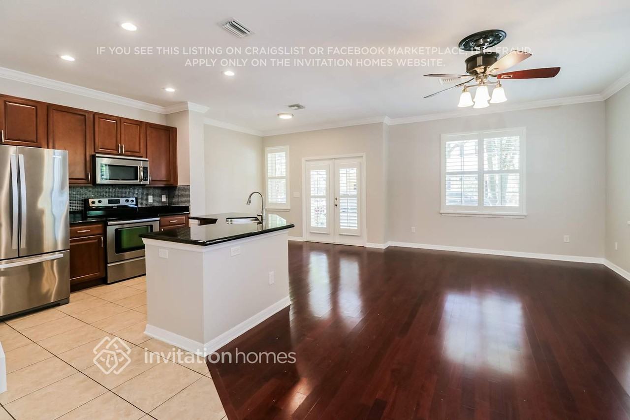 7571 Tamarind Ave - Photo 2 of 15