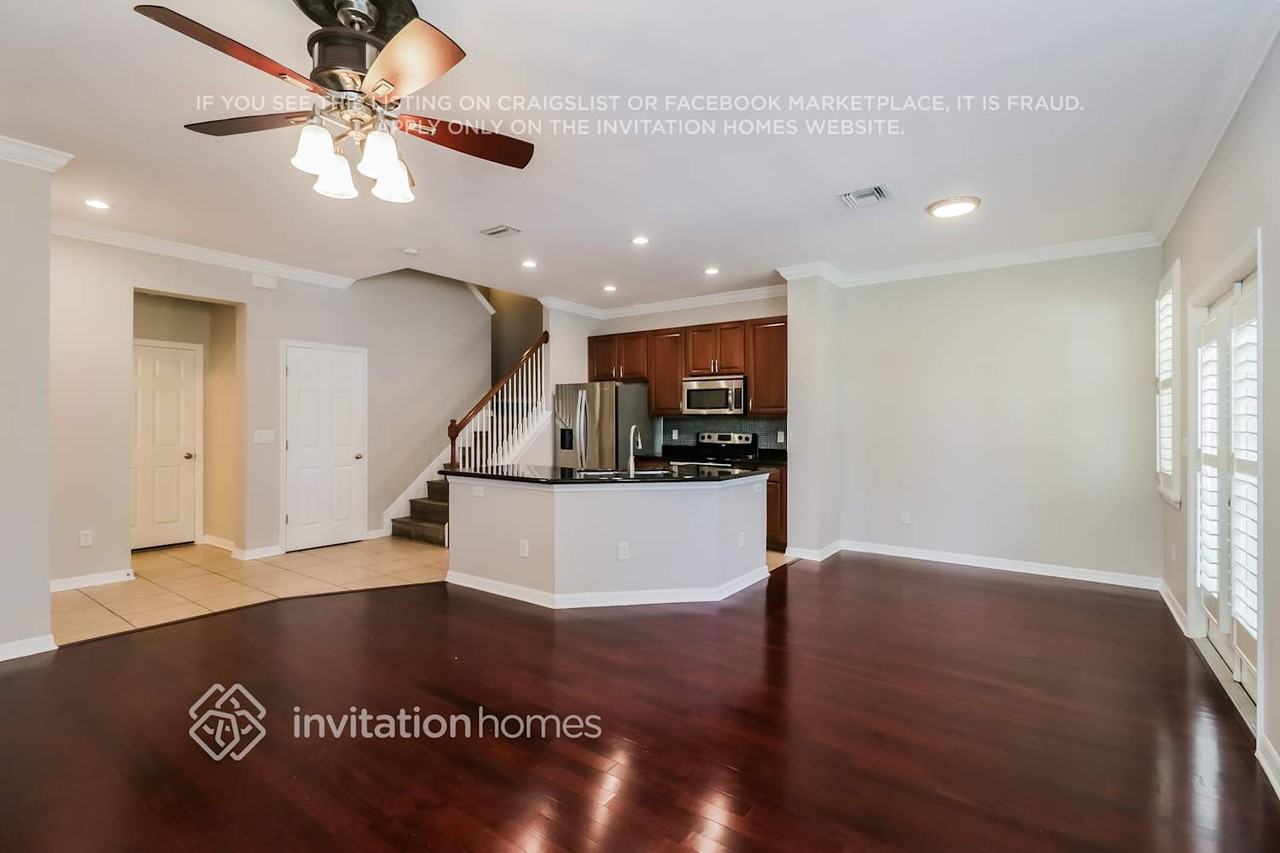7571 Tamarind Ave - Photo 3 of 15