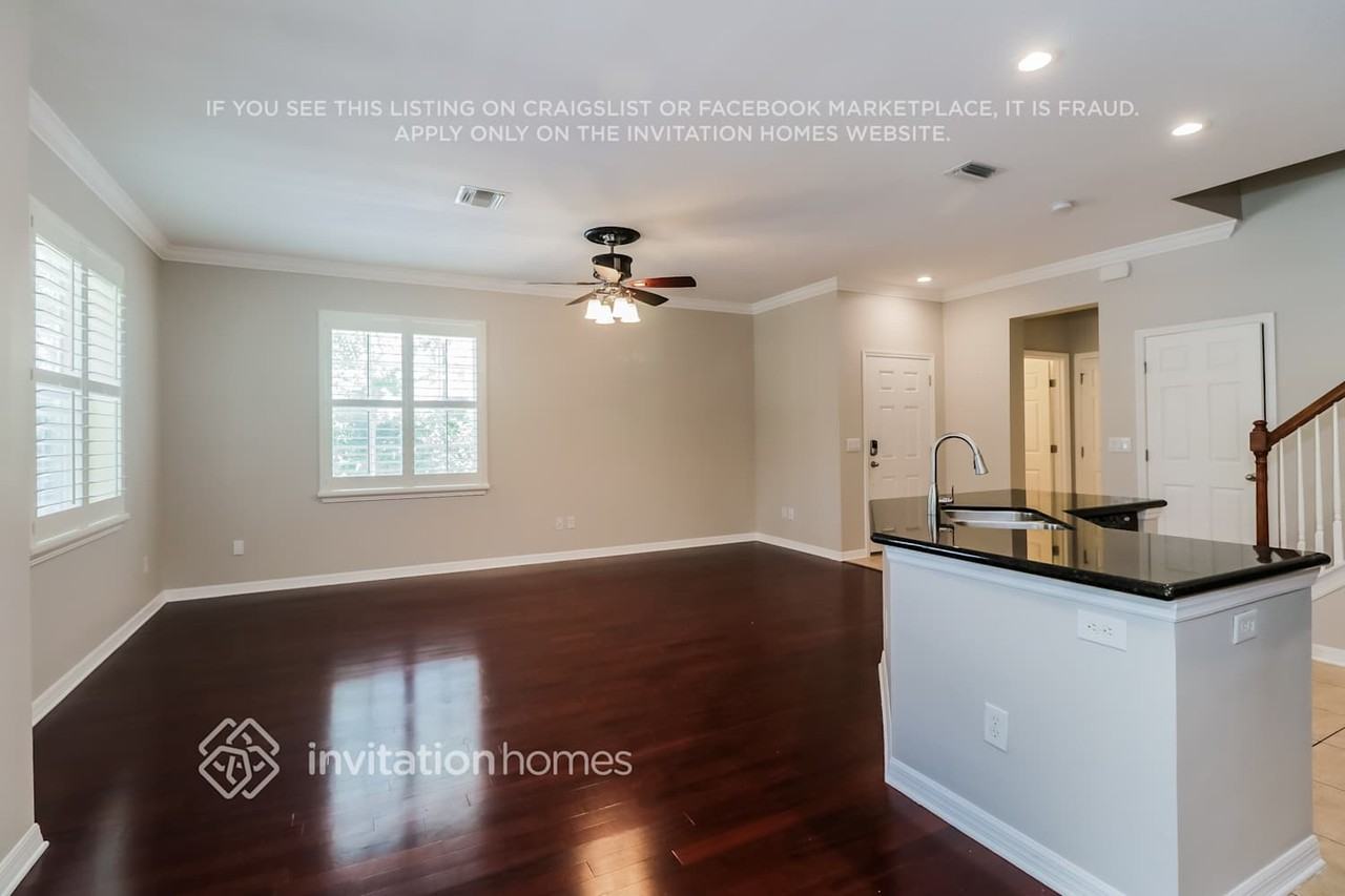 7571 Tamarind Ave - Photo 4 of 15