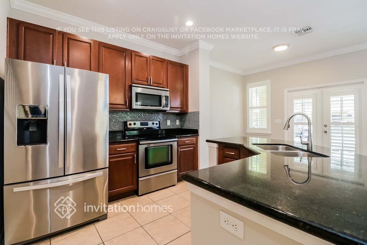 7571 Tamarind Ave - Photo 5 of 15