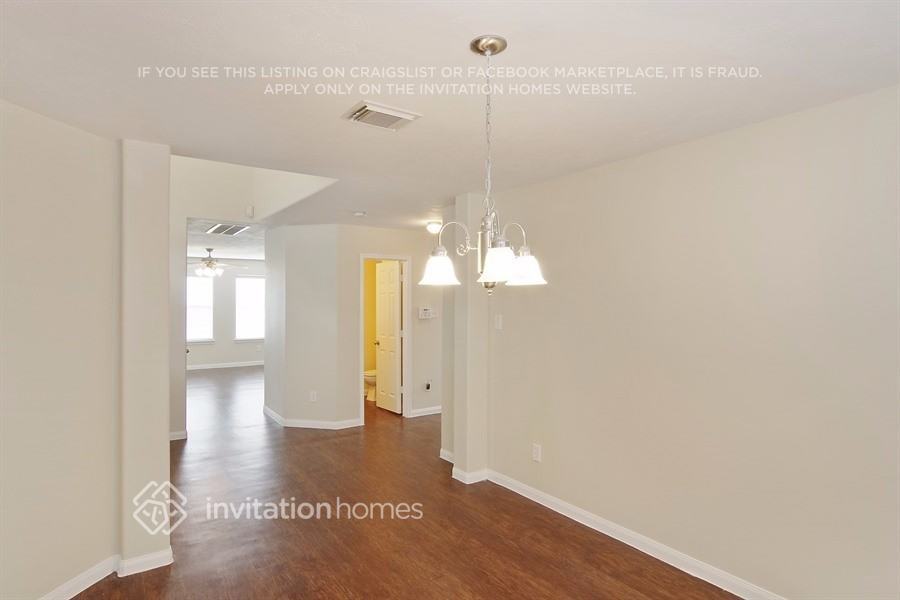 16114 Majestic Glen Ln - Photo 4 of 20