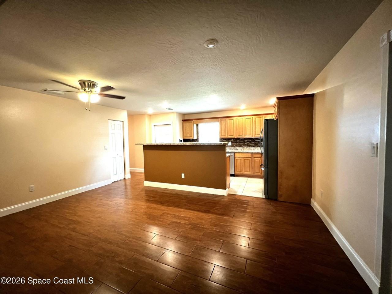 1298 Vandalia Ave Se - Photo 6 of 18