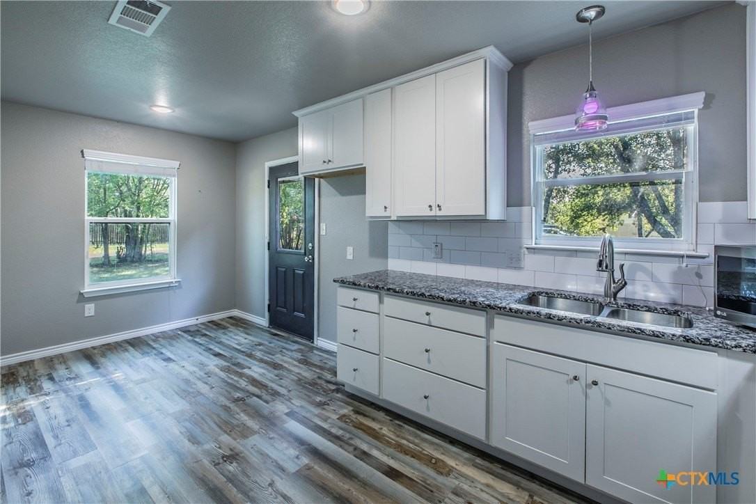 406 N 4th St - Photo 4 of 15