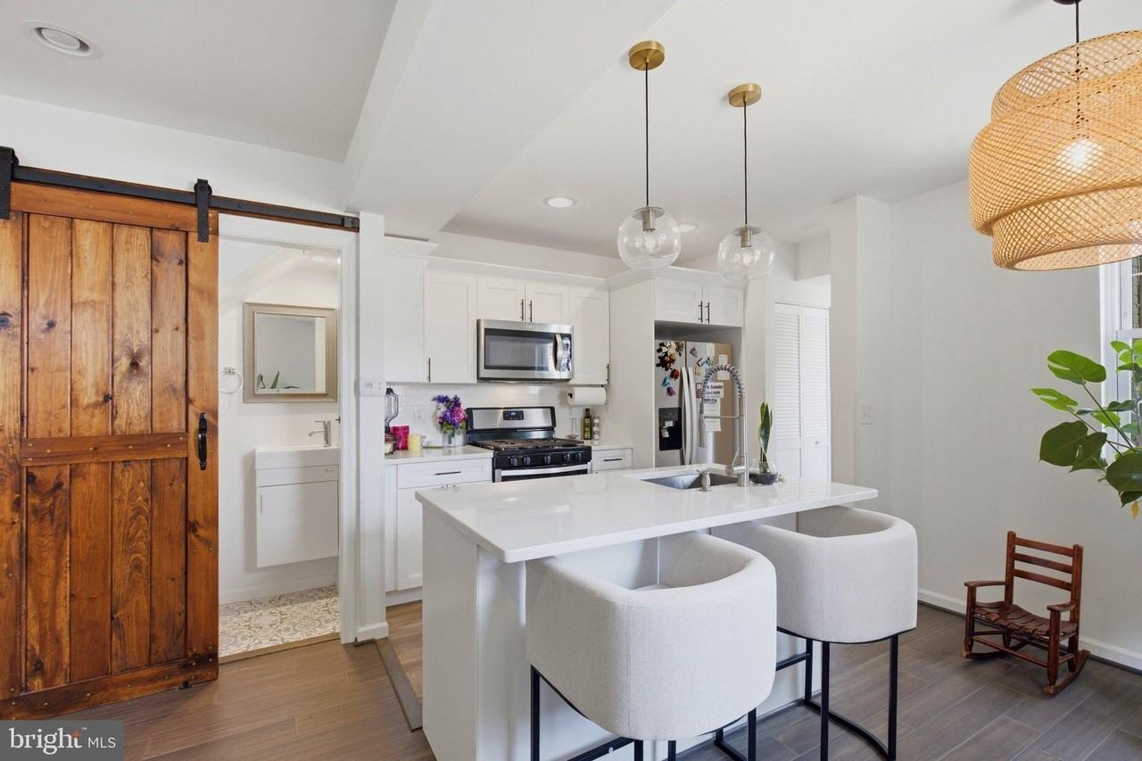 248 Kenilworth Ave Ne - Photo 5 of 16