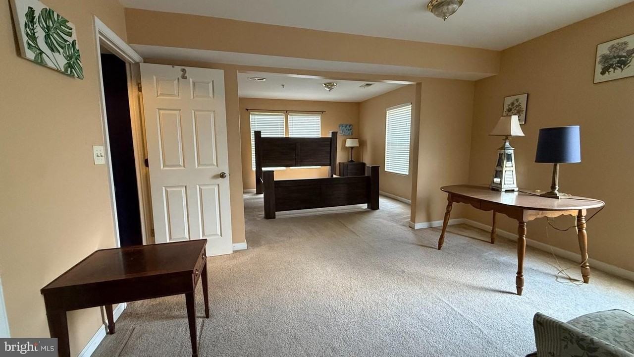 5212 Astor Pl Se - Photo 5 of 50