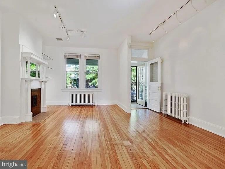 426 Shepherd St Nw - Photo 2 of 22
