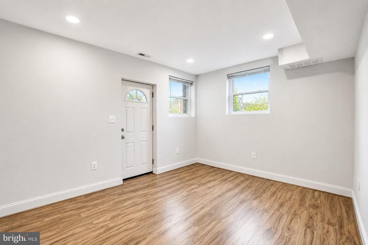 2851 Robinson Pl Se - Photo 4 of 33