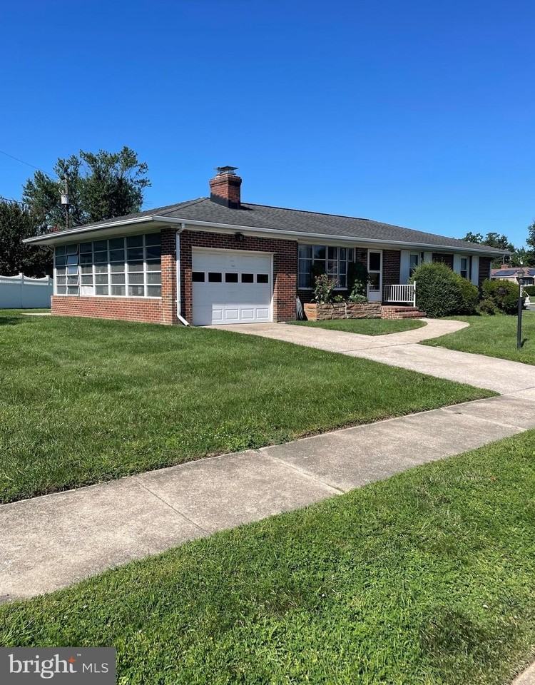 624 Gayle Dr - Photo 2 of 16