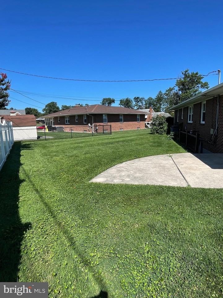624 Gayle Dr - Photo 5 of 16