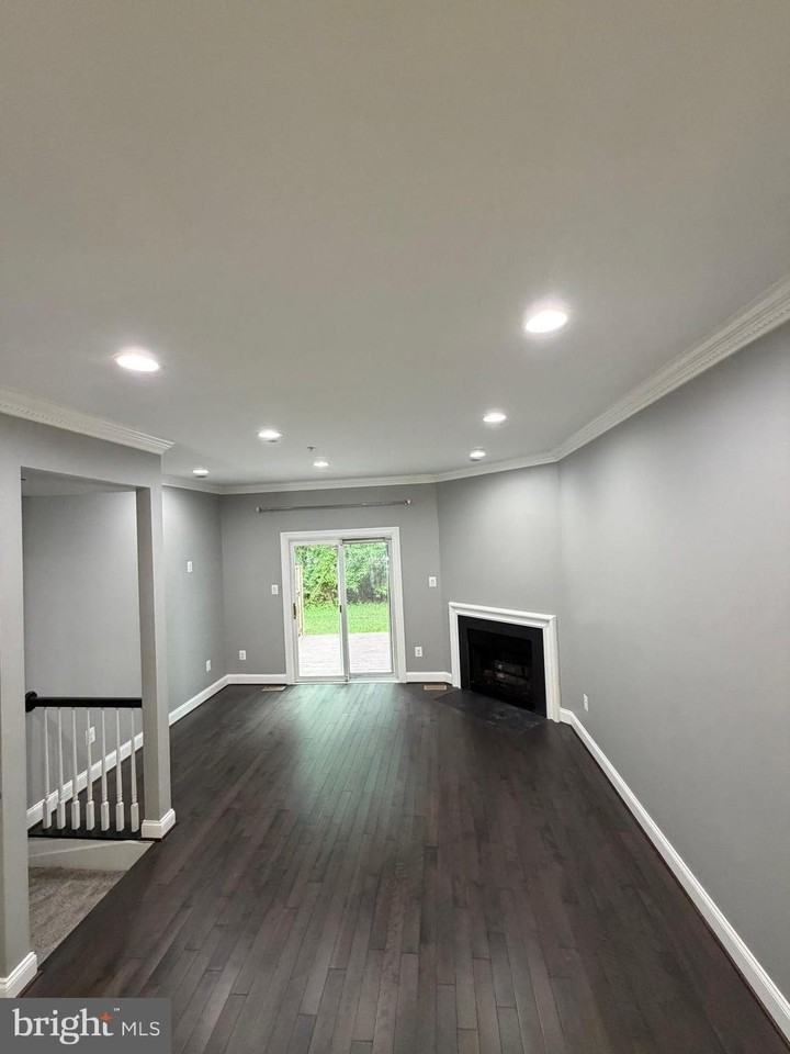 3423 Lindenwood Dr - Photo 4 of 23