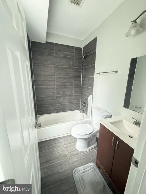1046 W Lombard St - Photo 4 of 20