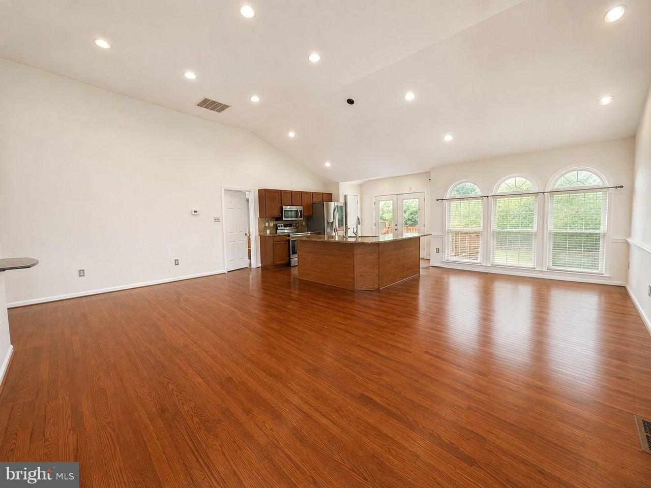 1107 Station Dr - Photo 3 of 23