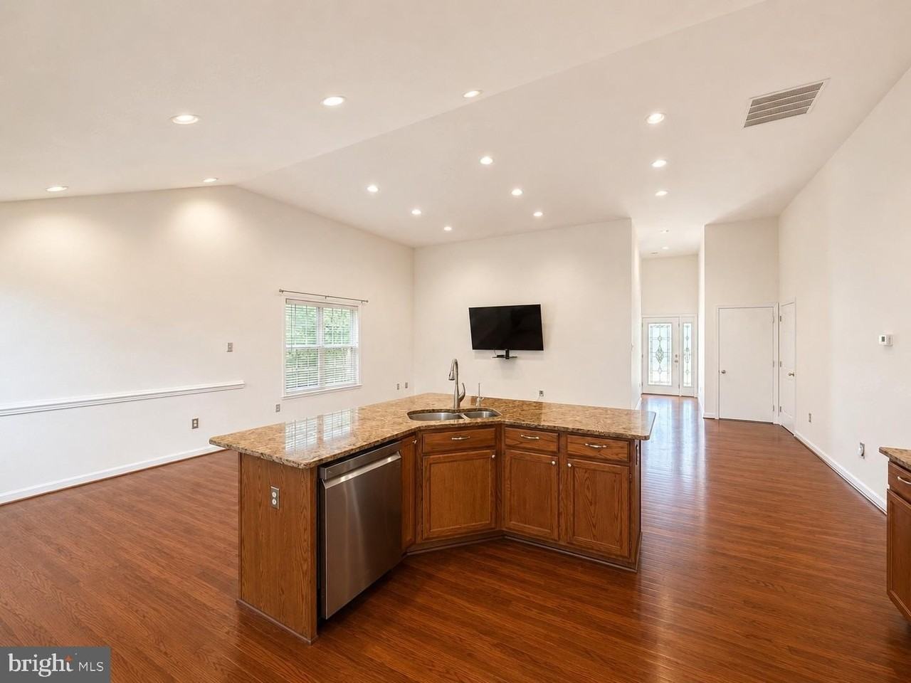 1107 Station Dr - Photo 4 of 23