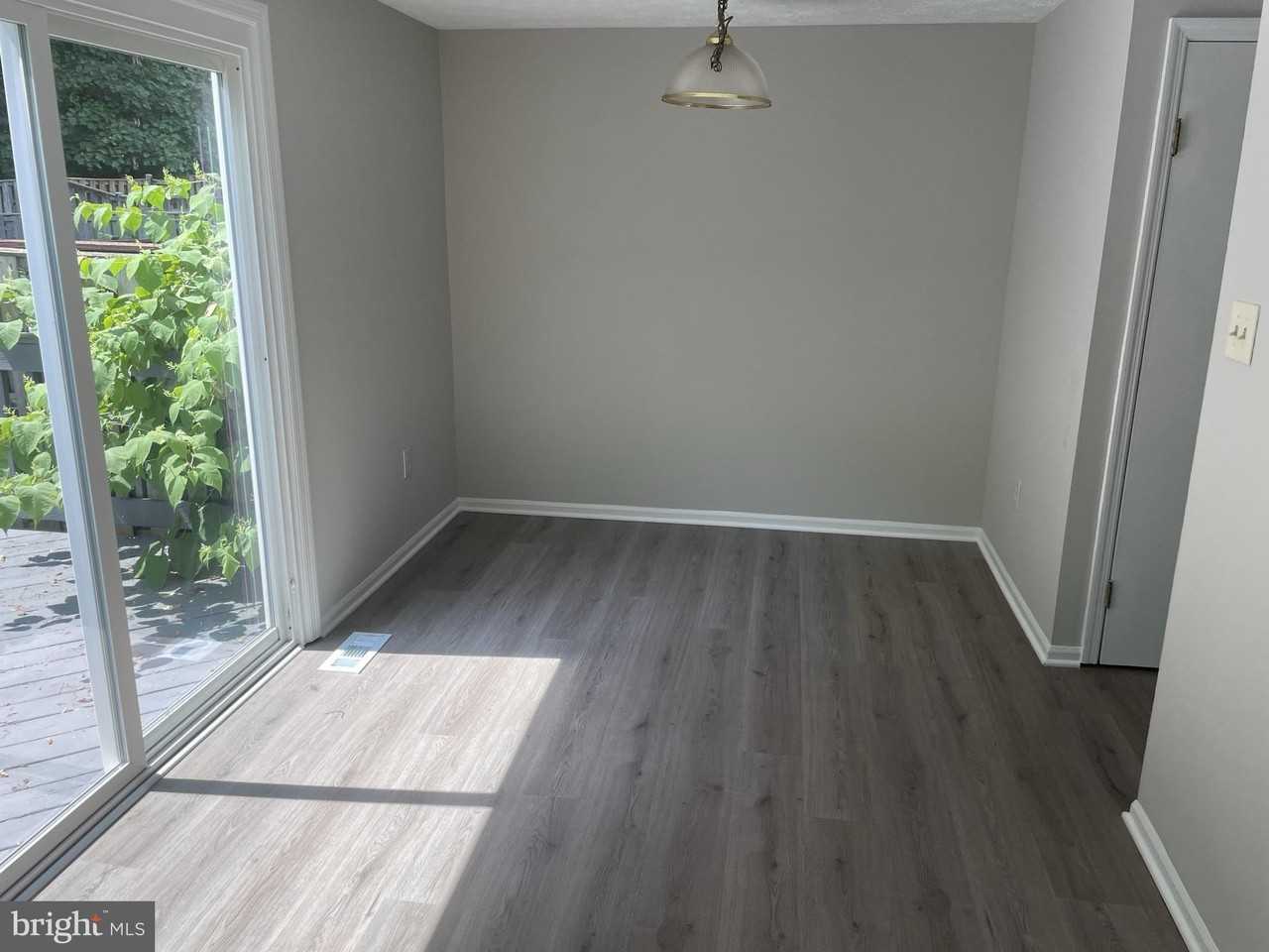 9412 Chippenham Dr - Photo 4 of 17