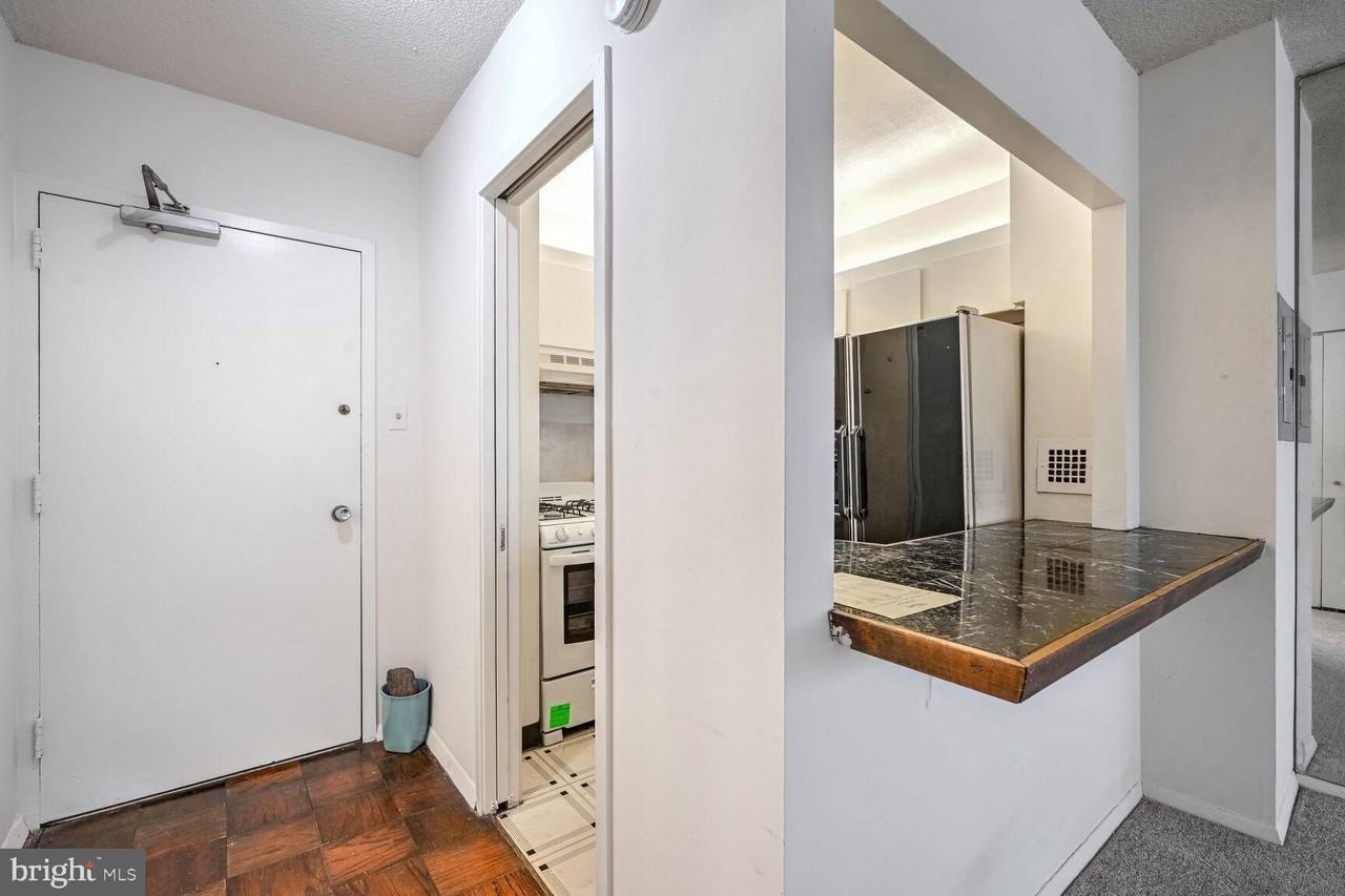 5500 Friendship Blvd #1125N - Photo 4 of 50