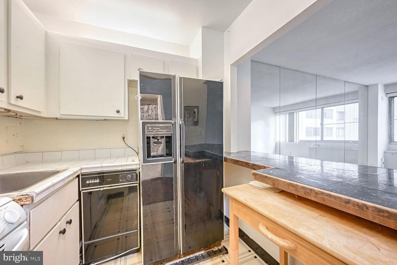 5500 Friendship Blvd #1125N - Photo 6 of 50