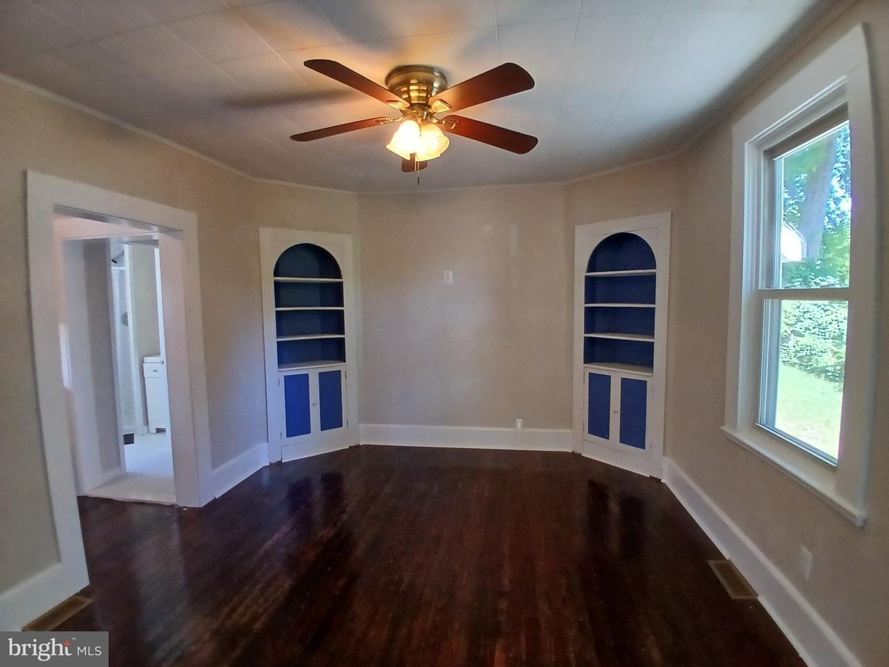 8704 Rhode Island Ave - Photo 7 of 20