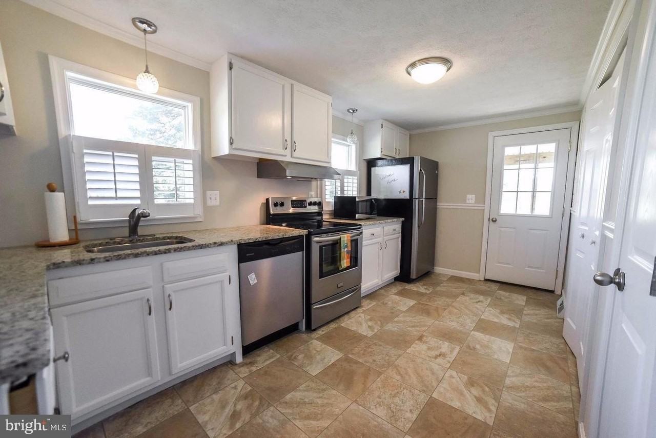 16100 Thomas Rd - Photo 5 of 20