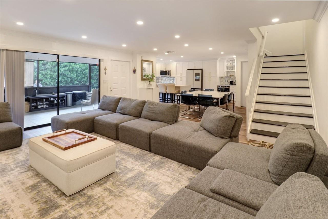 9390 Sw 61st Way #D - Photo 3 of 8