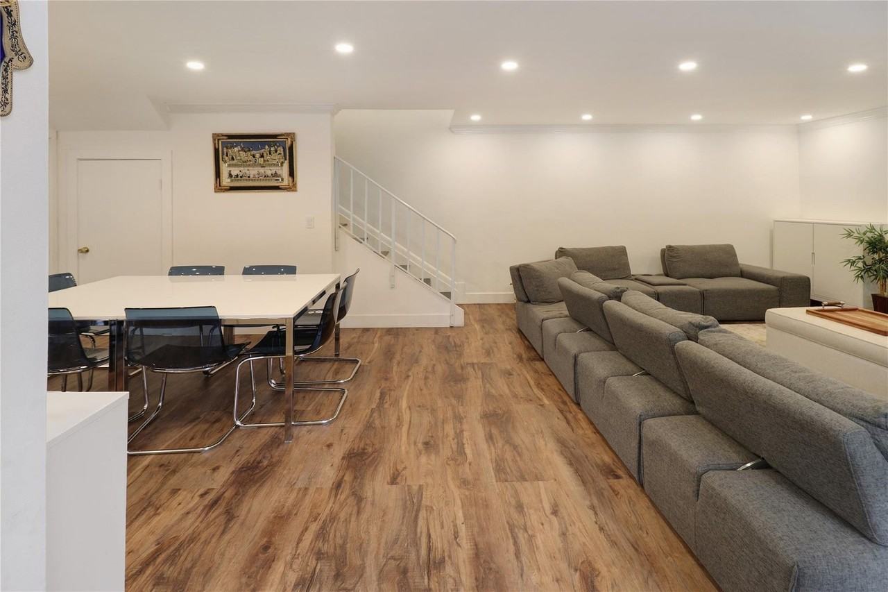 9390 Sw 61st Way #D - Photo 4 of 8