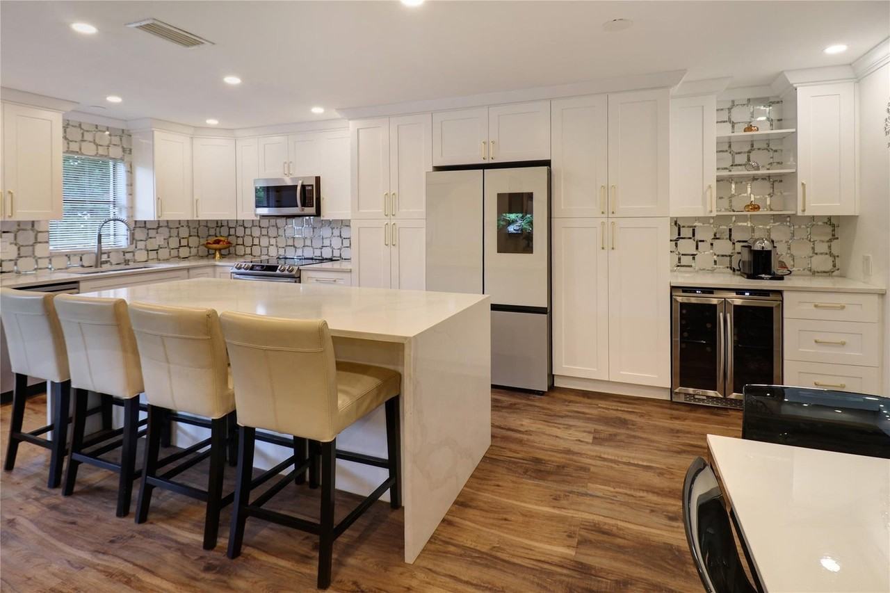 9390 Sw 61st Way #D - Photo 6 of 8