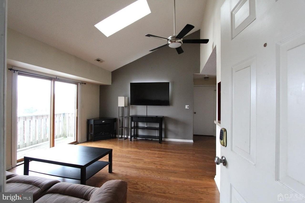5015 Ravens Crest Dr - Photo 4 of 21