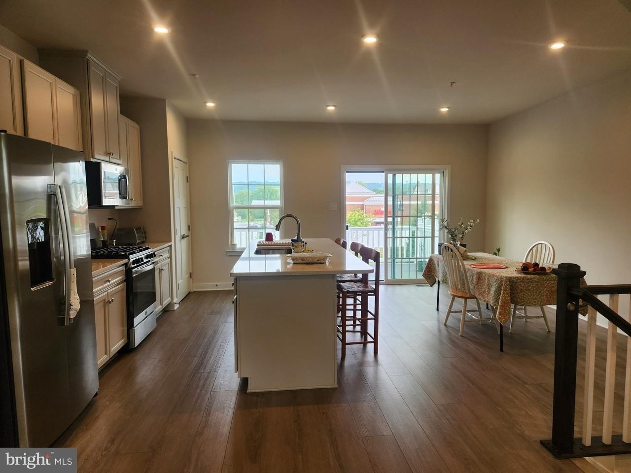 130 Arcadia Way - Photo 4 of 18