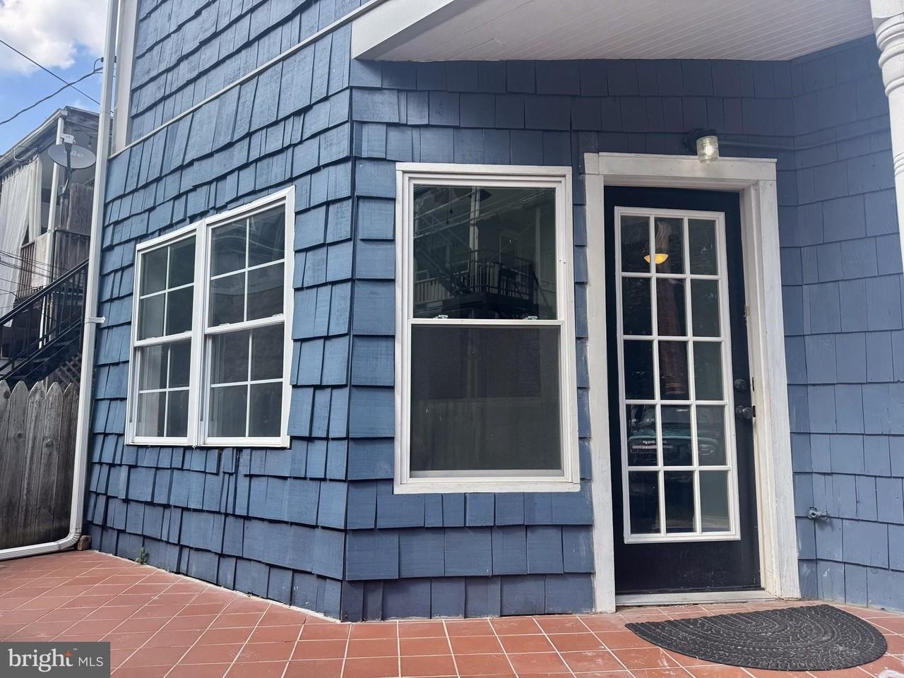 1616 Penn St - Photo 3 of 35