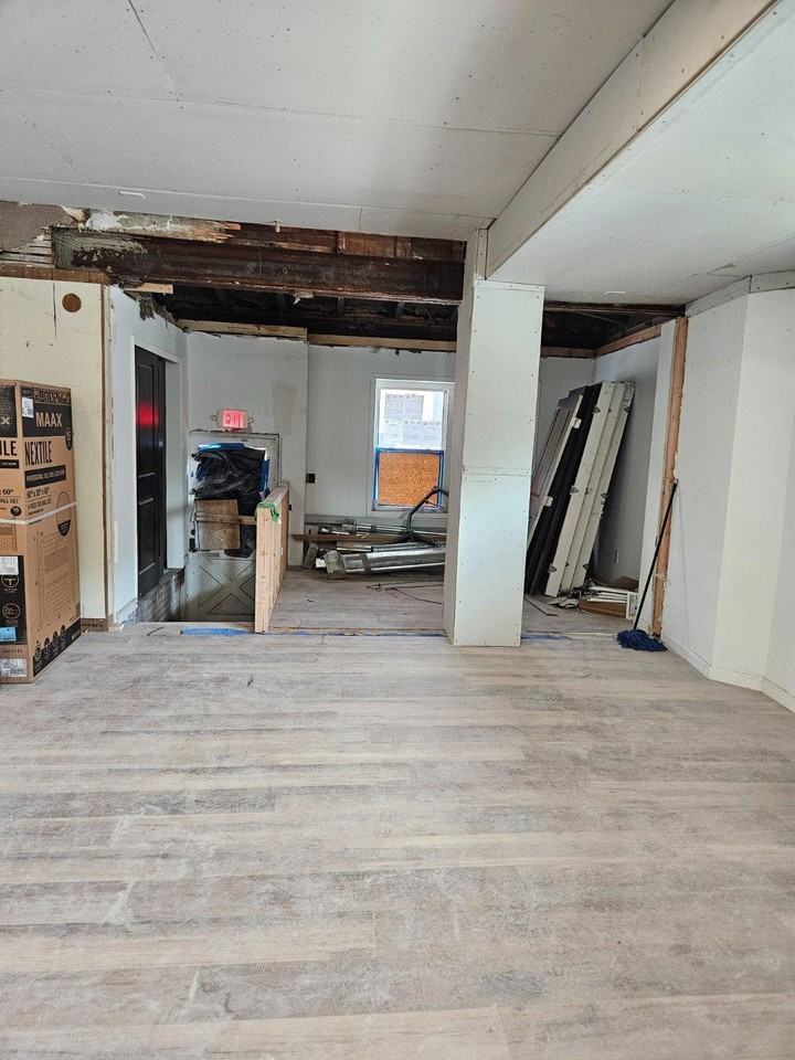 404 N Charlotte St - Photo 3 of 4