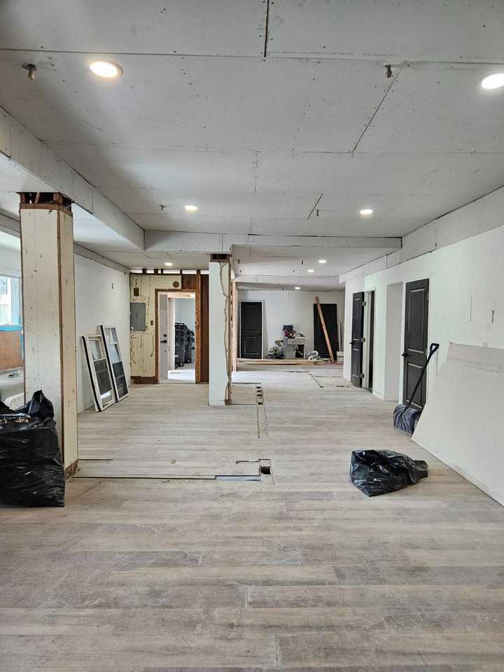 404 N Charlotte St - Photo 4 of 4