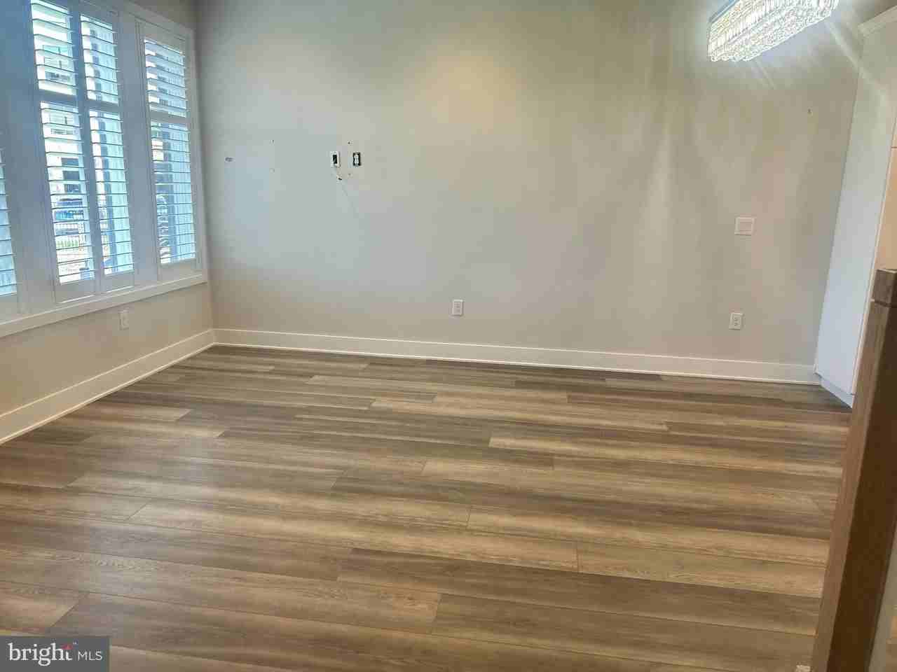 1105 Morton Aly - Photo 2 of 30