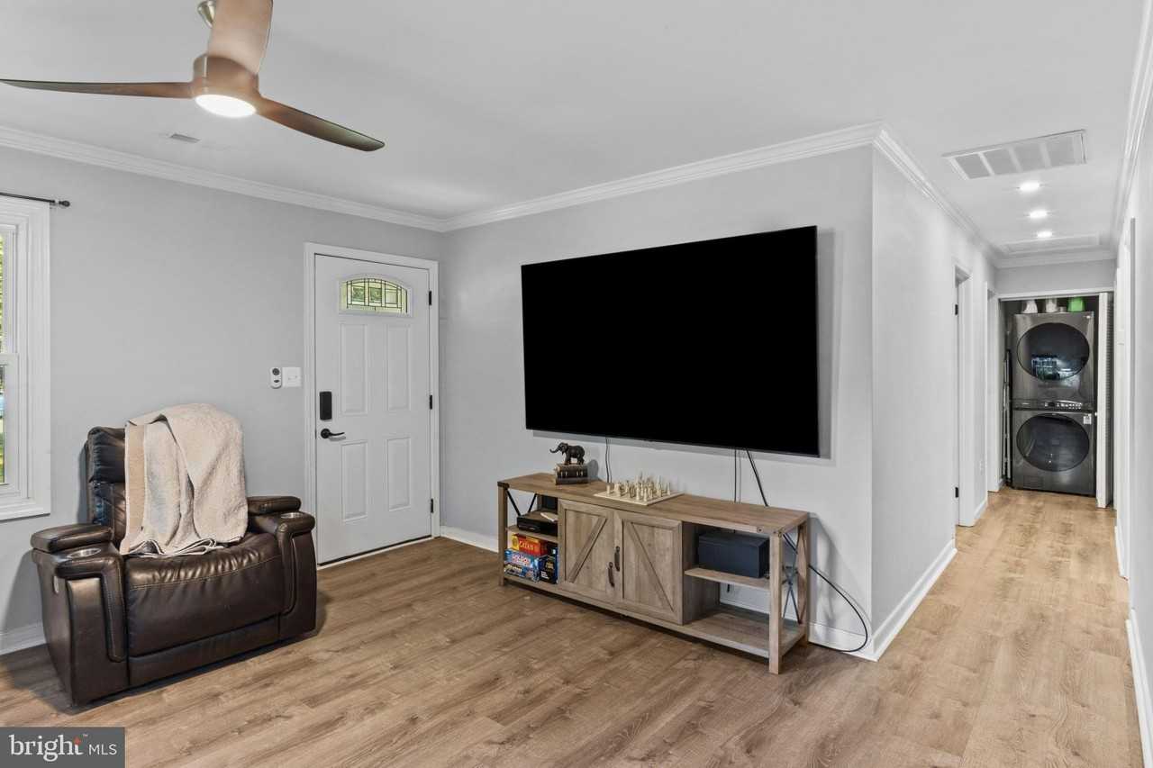 5539 Cedon Rd - Photo 5 of 26