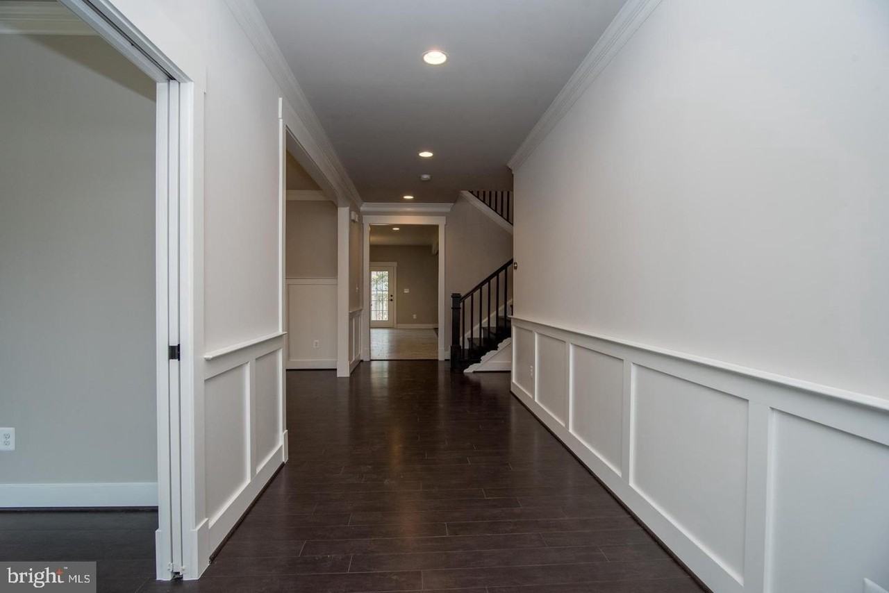 6928 Regent Ln - Photo 3 of 50