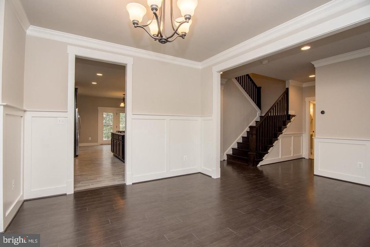 6928 Regent Ln - Photo 6 of 50
