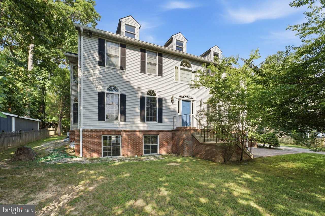 2725 Oldewood Dr - Photo 2 of 49