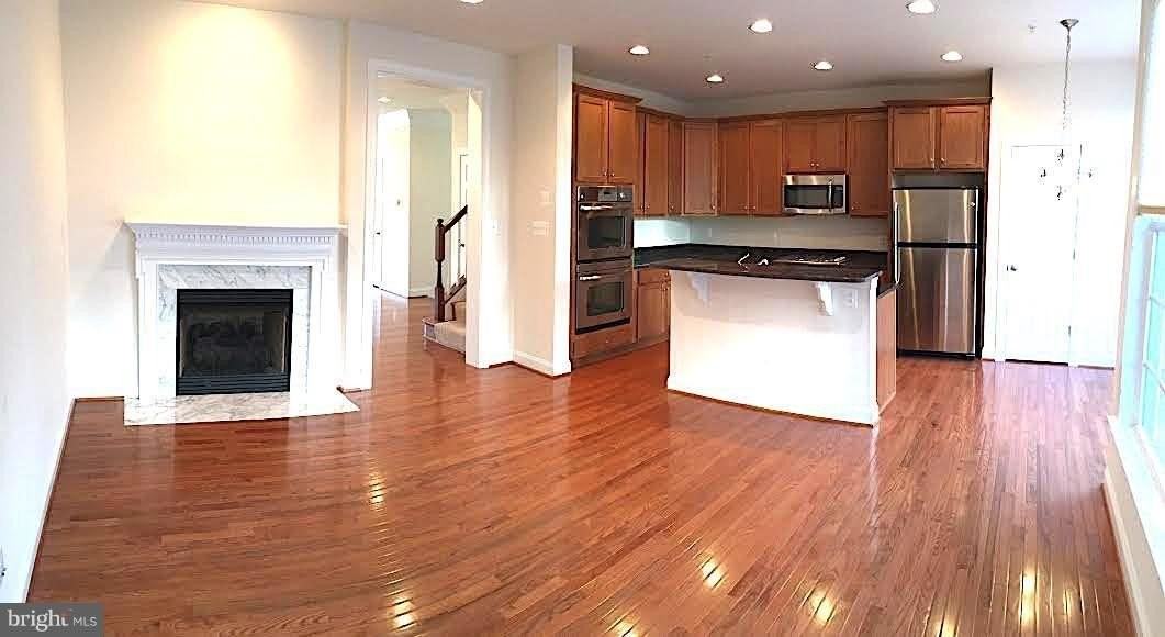 2094 Hutchison Grove Ct - Photo 5 of 11