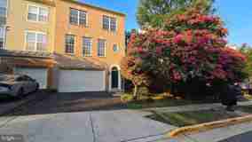43762 Lees Mill Sq - Photo 1 of 1