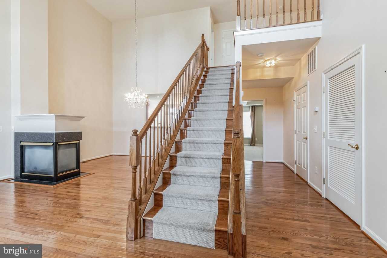 20884 Conesus Sq - Photo 2 of 27