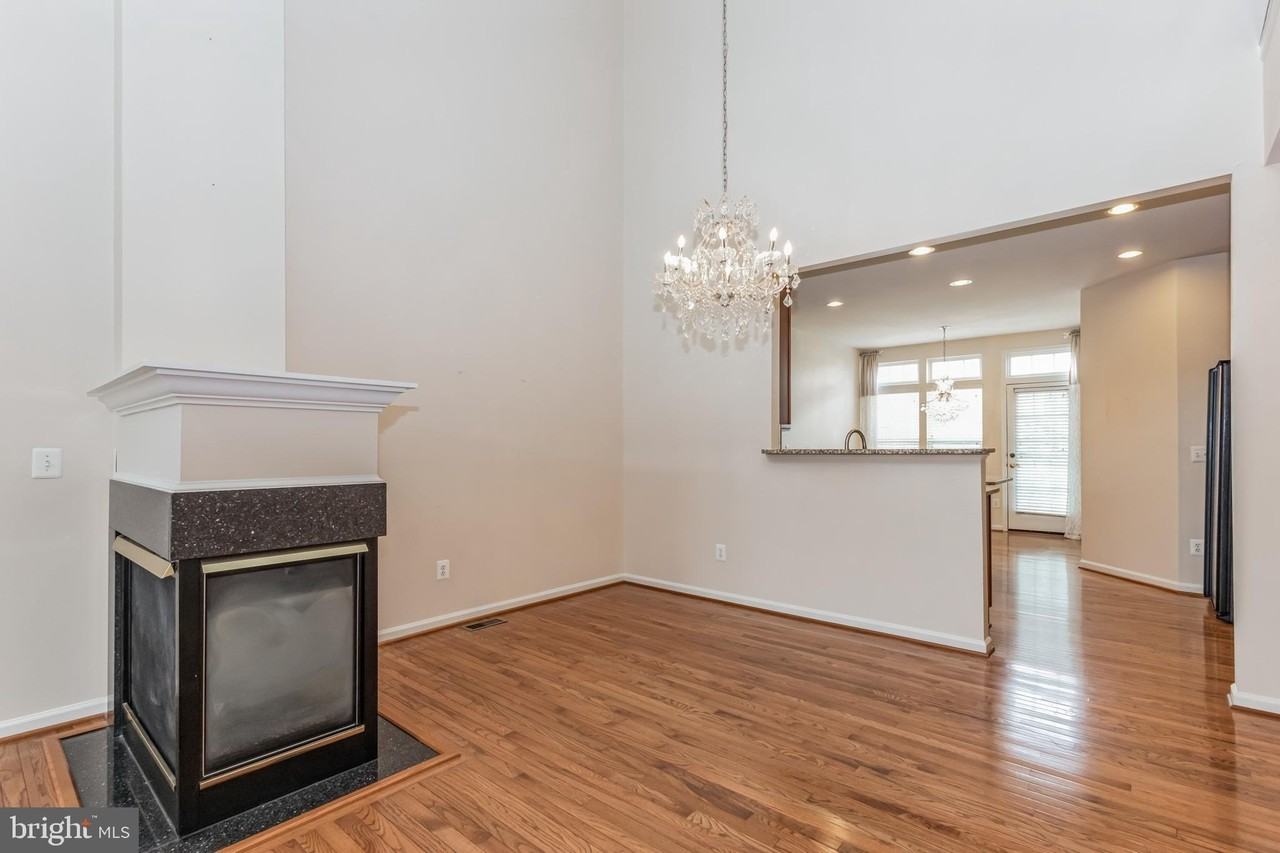 20884 Conesus Sq - Photo 5 of 27
