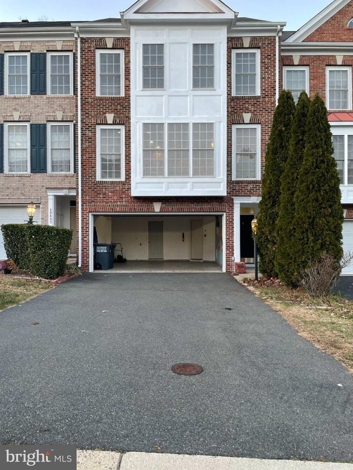 18405 SIERRA Square - Photo 2 of 38