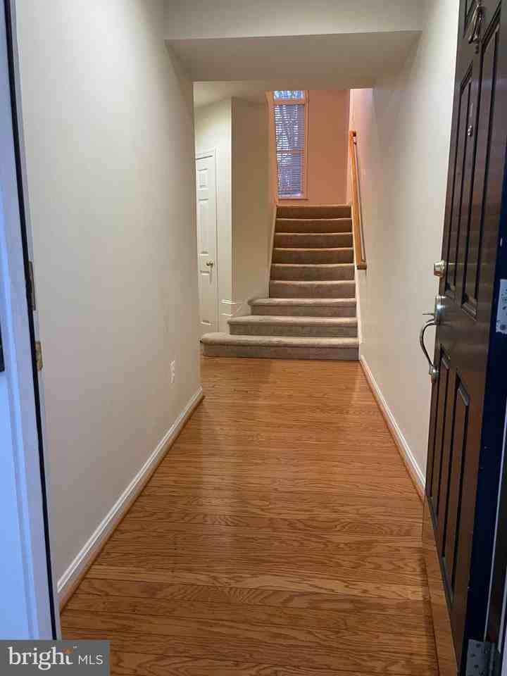 18405 SIERRA Square - Photo 4 of 38