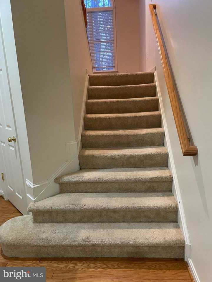 18405 SIERRA Square - Photo 5 of 38