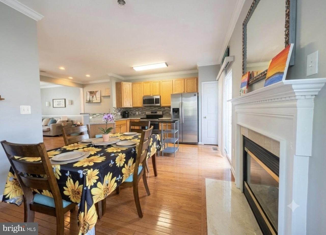 12792 Playfair Ln - Photo 4 of 16