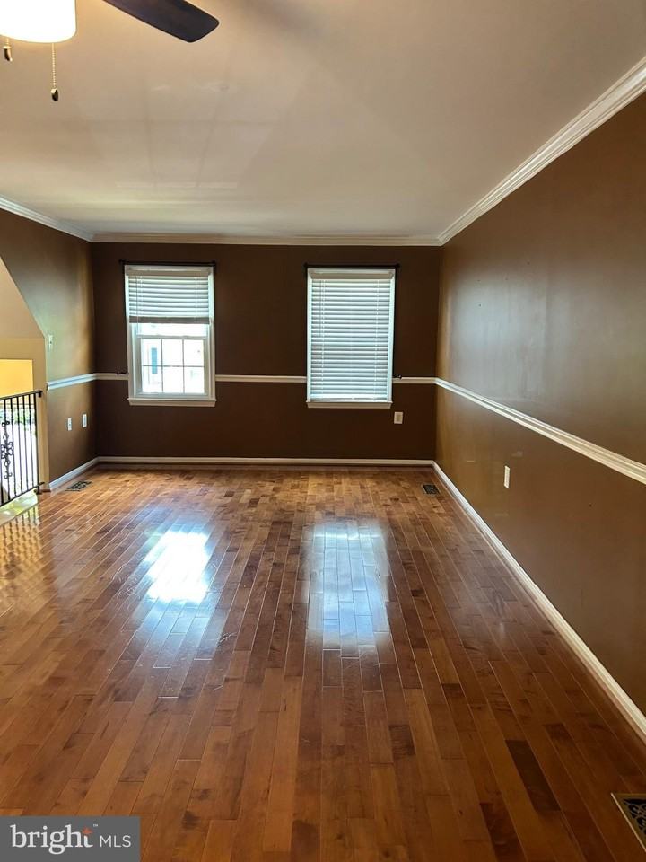 12052 Stallion Ct - Photo 2 of 16