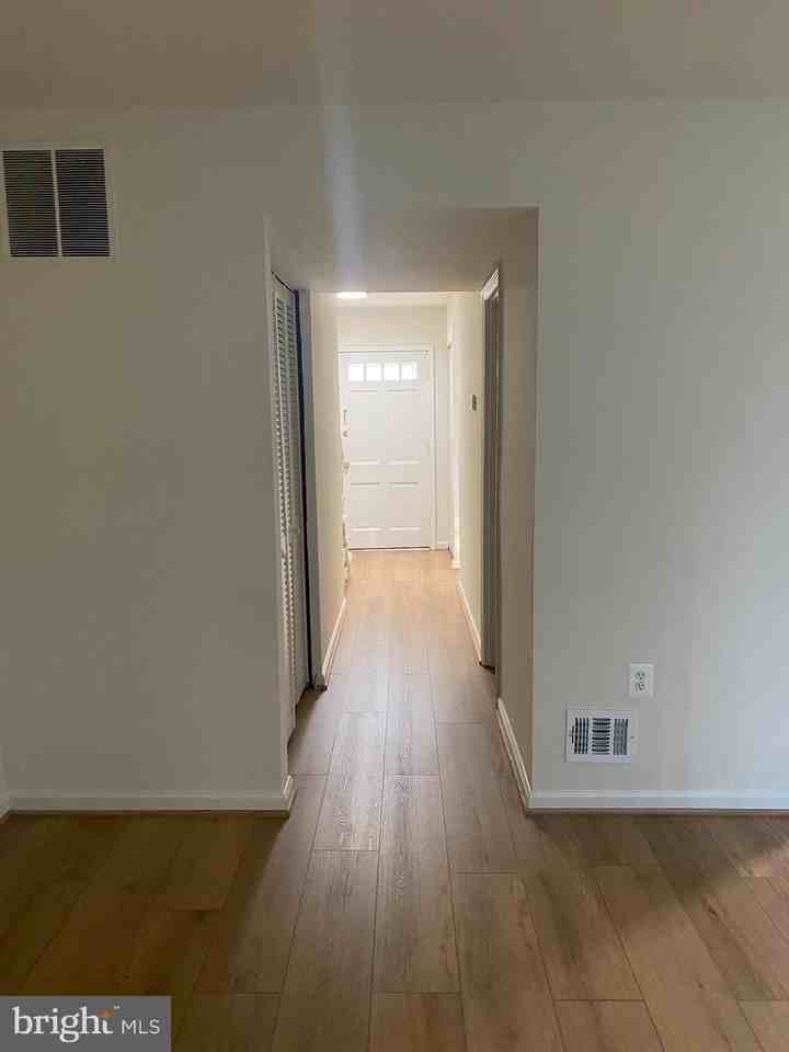 10175 Irongate Way - Photo 3 of 36