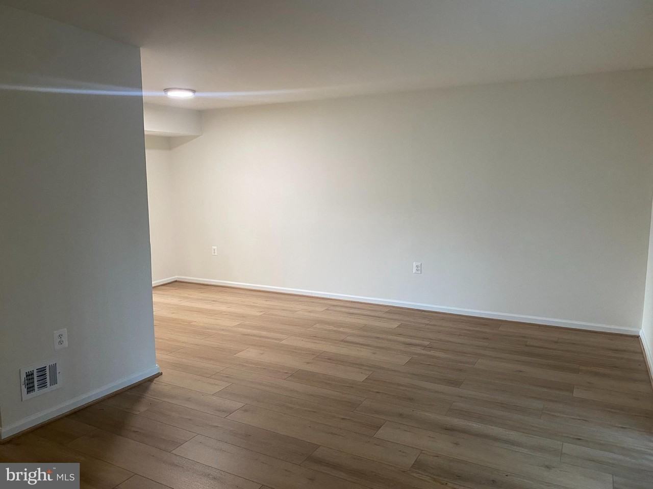 10175 Irongate Way - Photo 5 of 36