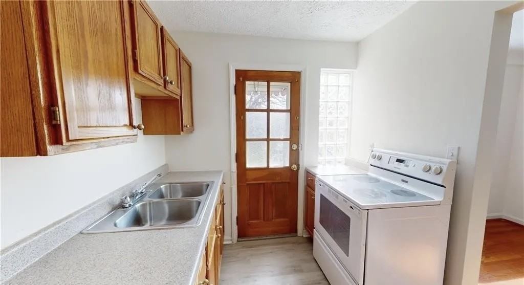 20460 Lake Shore Blvd #1 - Photo 7 of 11
