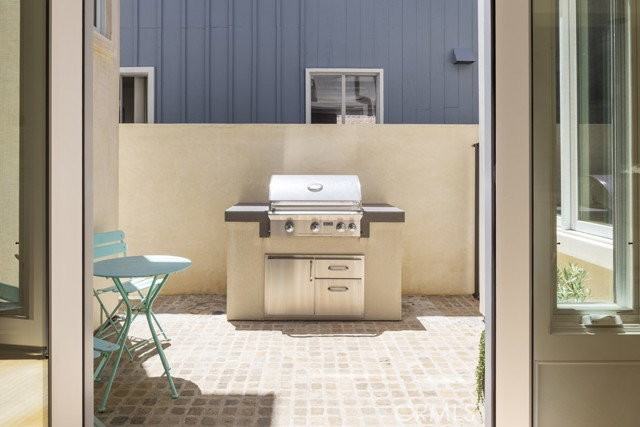 512 Avocado Ave - Photo 6 of 8