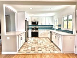 featured image of 213 W Avenida Valencia